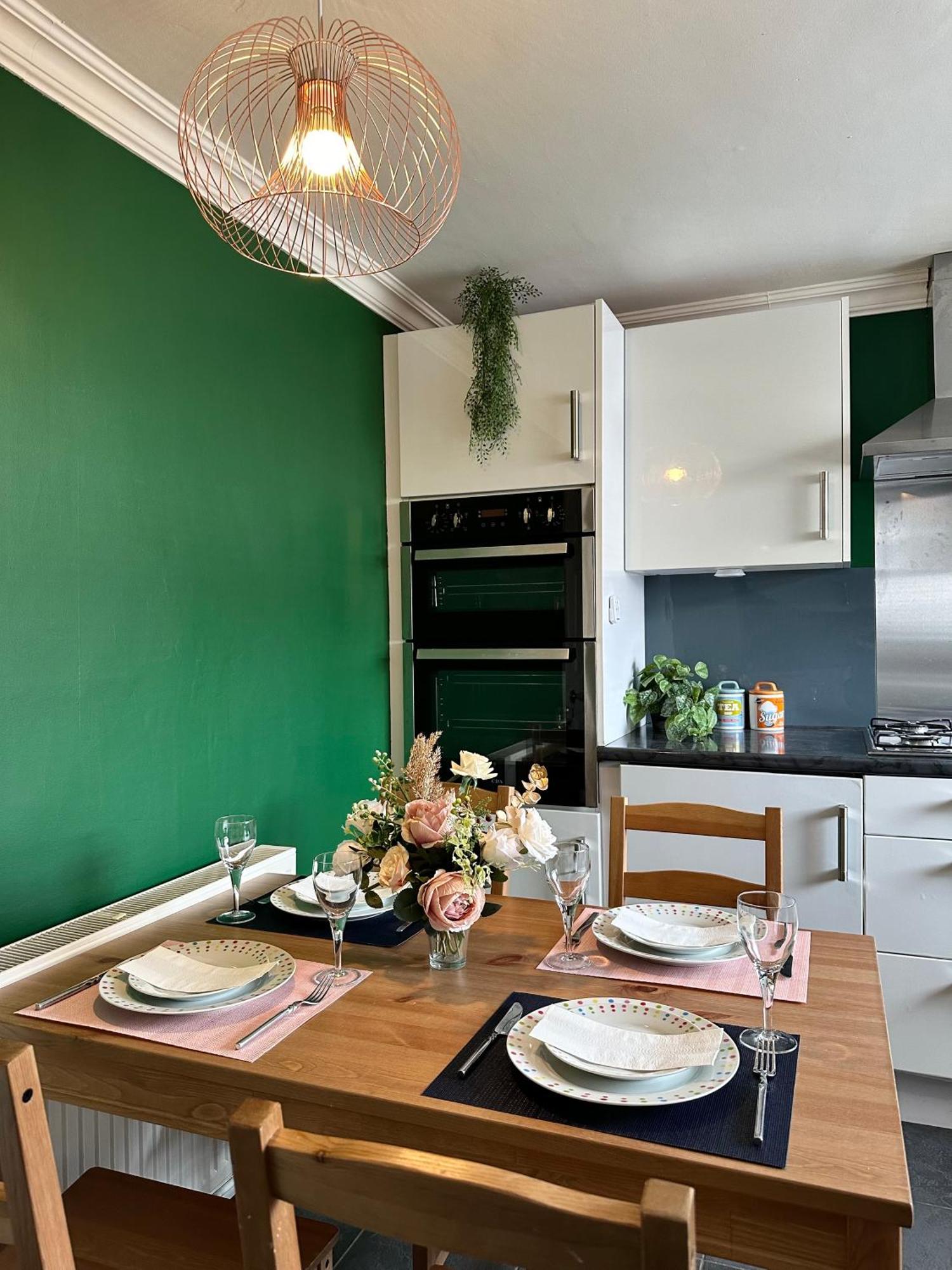 6 Guests House Old Trafford,Media City,City Centre, Free Parking Mánchester Exterior foto